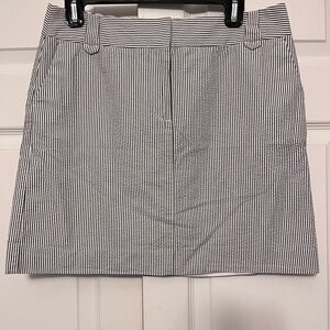 Loft Gray and White Striped Seersucker Mini Skirt Size 6 Classic College Preppy